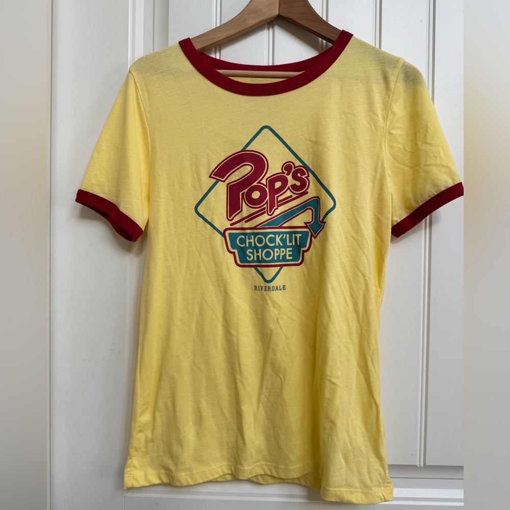 Hot Topic Riverdale Pop’s Chock’Lit Shoppe Cosplay Yellow Cotton T-Shirt. Size S